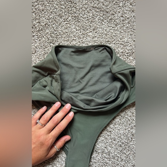 High-Waisted Olive Green Bikini Bottom cheeky - Picture 3 of 3